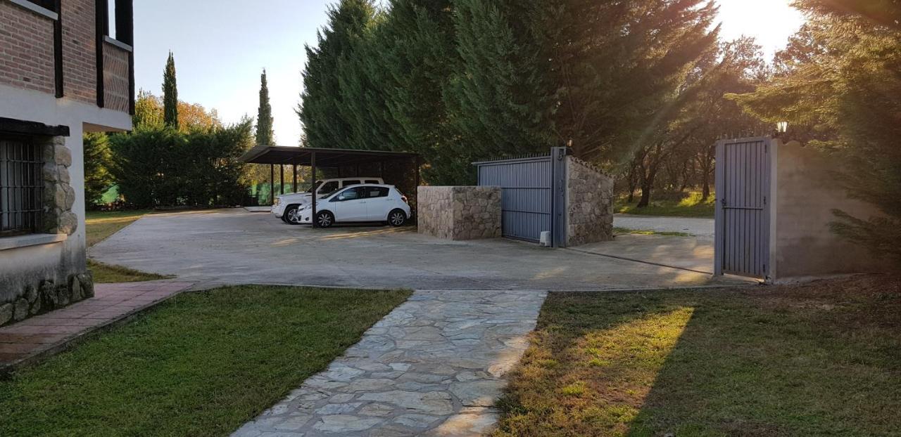 Esencia De Gredos Guest House Ramacastanas Ngoại thất bức ảnh